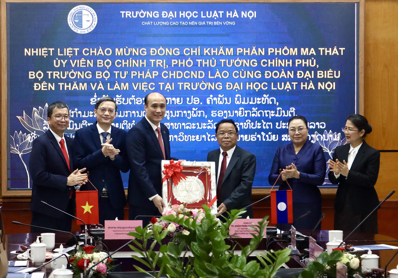 Việt Nam – Lào: Đẩy mạnh hợp tác đào tạo nguồn nhân lực pháp luật