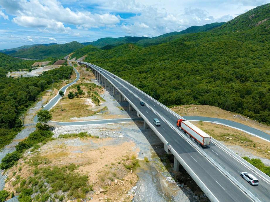 Từ 2/3 - 31/5/2026, ghi nhận hơn 9,7 triệu lượt phương tiện lưu thông trên cao tốc Bắc - Nam phía Đông
