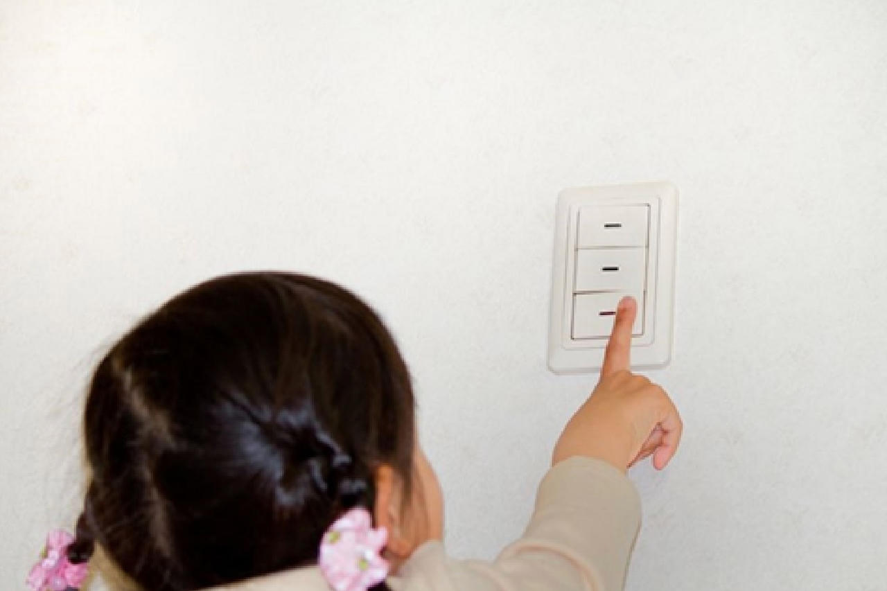 Đẩy mạnh vận động người dân và doanh nghiệp thực hành tiết kiệm điện