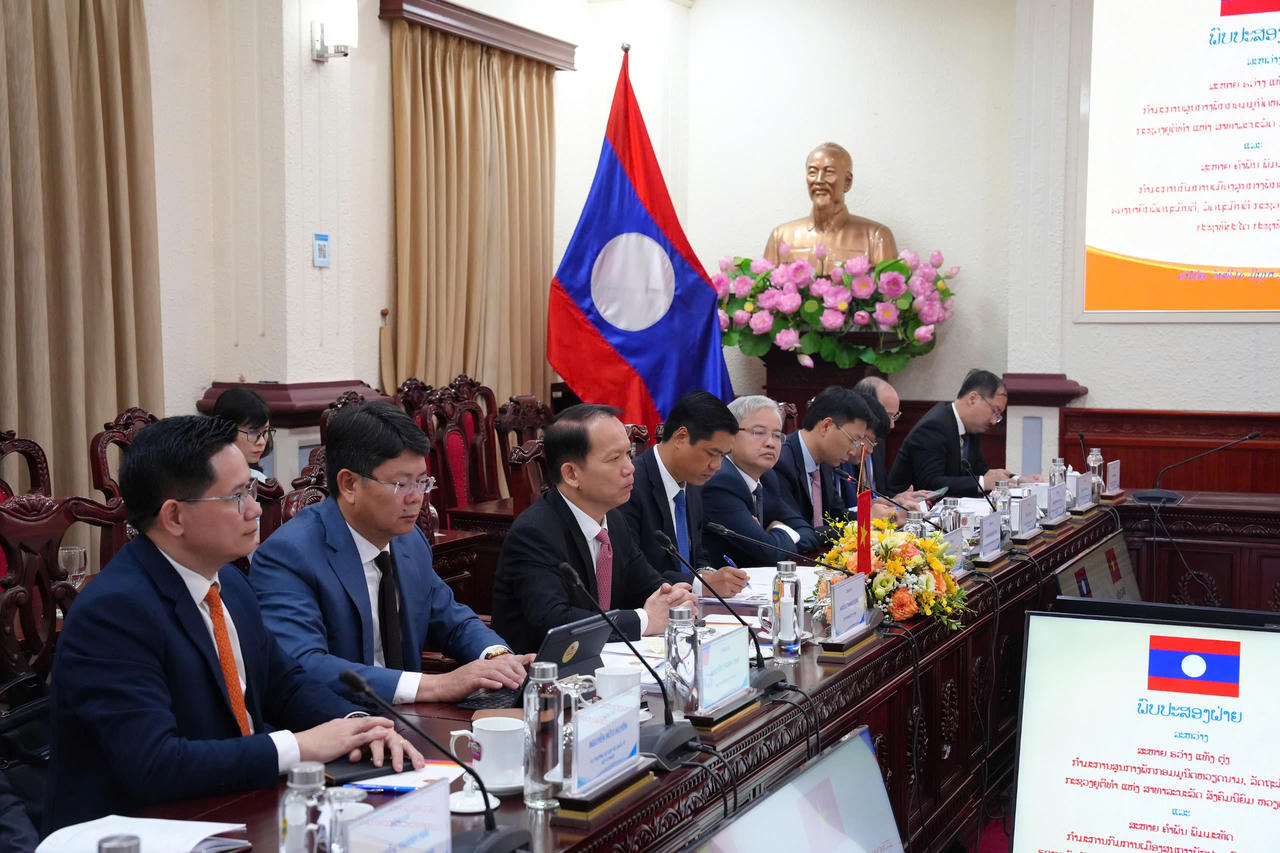 Thắt chặt quan hệ hữu nghị vĩ đại, đoàn kết đặc biệt, hợp tác toàn diện, gắn kết chiến lược Việt Nam - Lào