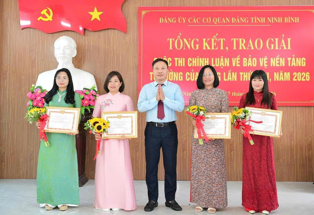 Ninh Bình trao giải cuộc thi chính luận bảo vệ nền tảng tư tưởng của Đảng lần thứ VI năm 2026