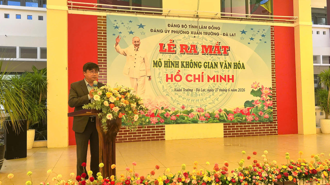 Ông Hoàng Công Khiêm - Phó Bí thư Thường trực Đảng ủy phường Xuân Trường - Đà Lạt phát biểu.