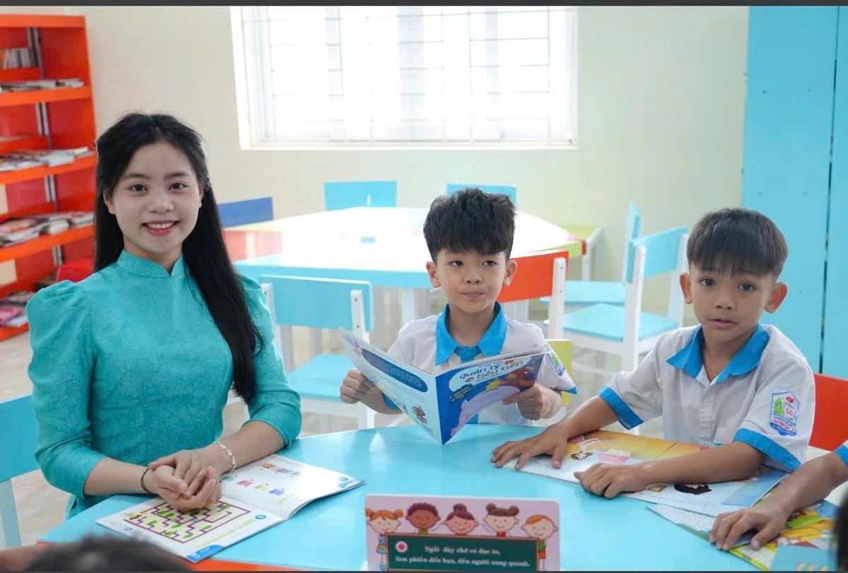 Lo Thị Bảo Vy hiện là giáo viên Trường Tiểu học Quỳnh Lập A (Nghệ An)