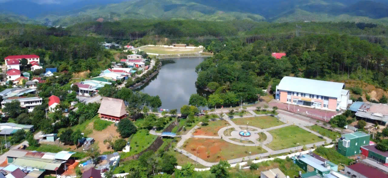 Xã Đăk Pék ngày càng khởi sắc nhờ việc triển khai hiệu quả Chương trình mục tiêu quốc gia, góp phần đa dạng sinh kế, nâng cao đời sống vật chất của người dân.