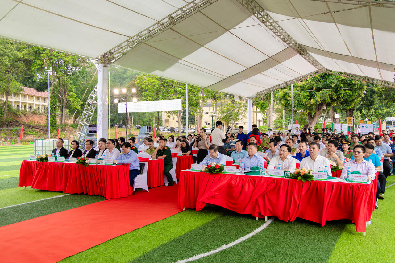 Toàn cảnh Lễ mít tinh và phát động trồng cây hưởng ứng Ngày Thế giới chống sa mạc hóa và hạn hán năm 2026 tại tỉnh Lạng Sơn. Ảnh: C.P. Việt Nam