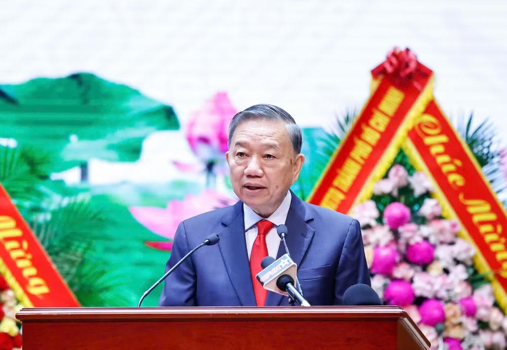 Tổng Bí thư, Chủ tịch nước Tô Lâm, Bí thư Quân ủy Trung ương phát biểu chỉ đạo Đại hội. Ảnh: nhandan.vn