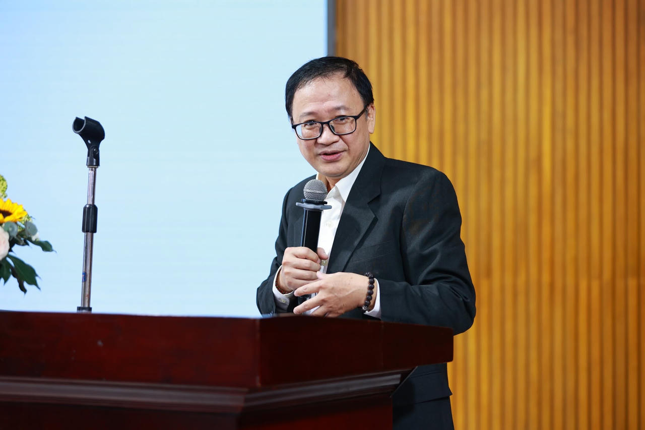 PGS.TS. Lưu Quốc Thái, Giảng viên cao cấp Khoa Luật Thương mại, Trường Đại học Luật TP HCM trình bày tham luận.