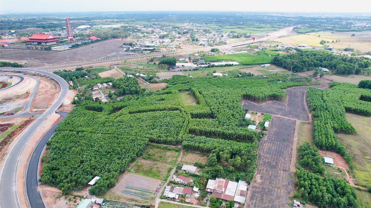 TP Đồng Nai chuẩn bị gần 2.500ha quỹ đất sạch ven sân bay Long Thành để thu hút đầu tư.