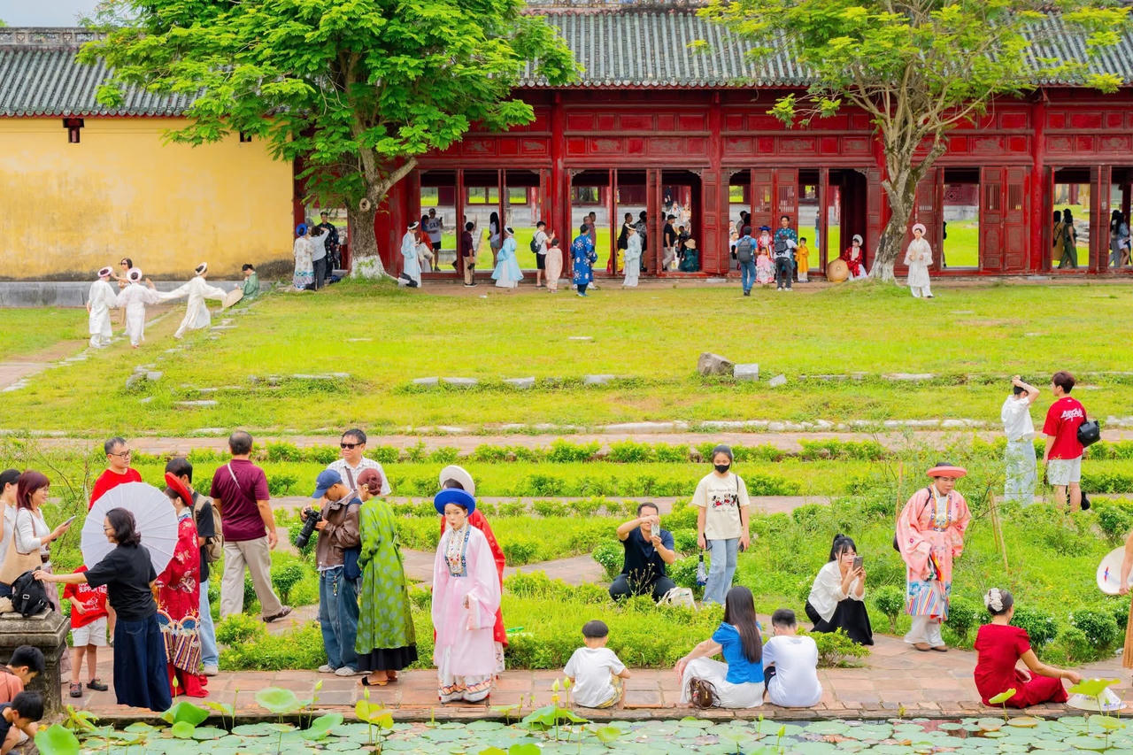Xây dựng Huế trở thành điểm đến hấp dẫn, an toàn, thân thiện, giàu bản sắc văn hóa.
