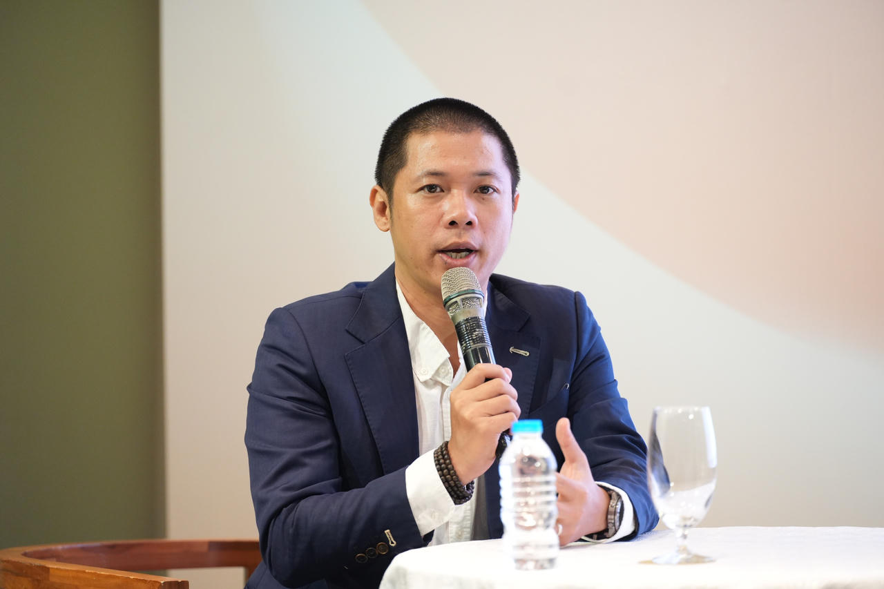 Ông Nguyễn Tiến Huy, Founder & CEO của Pencil Group trao đổi tại sự kiện.