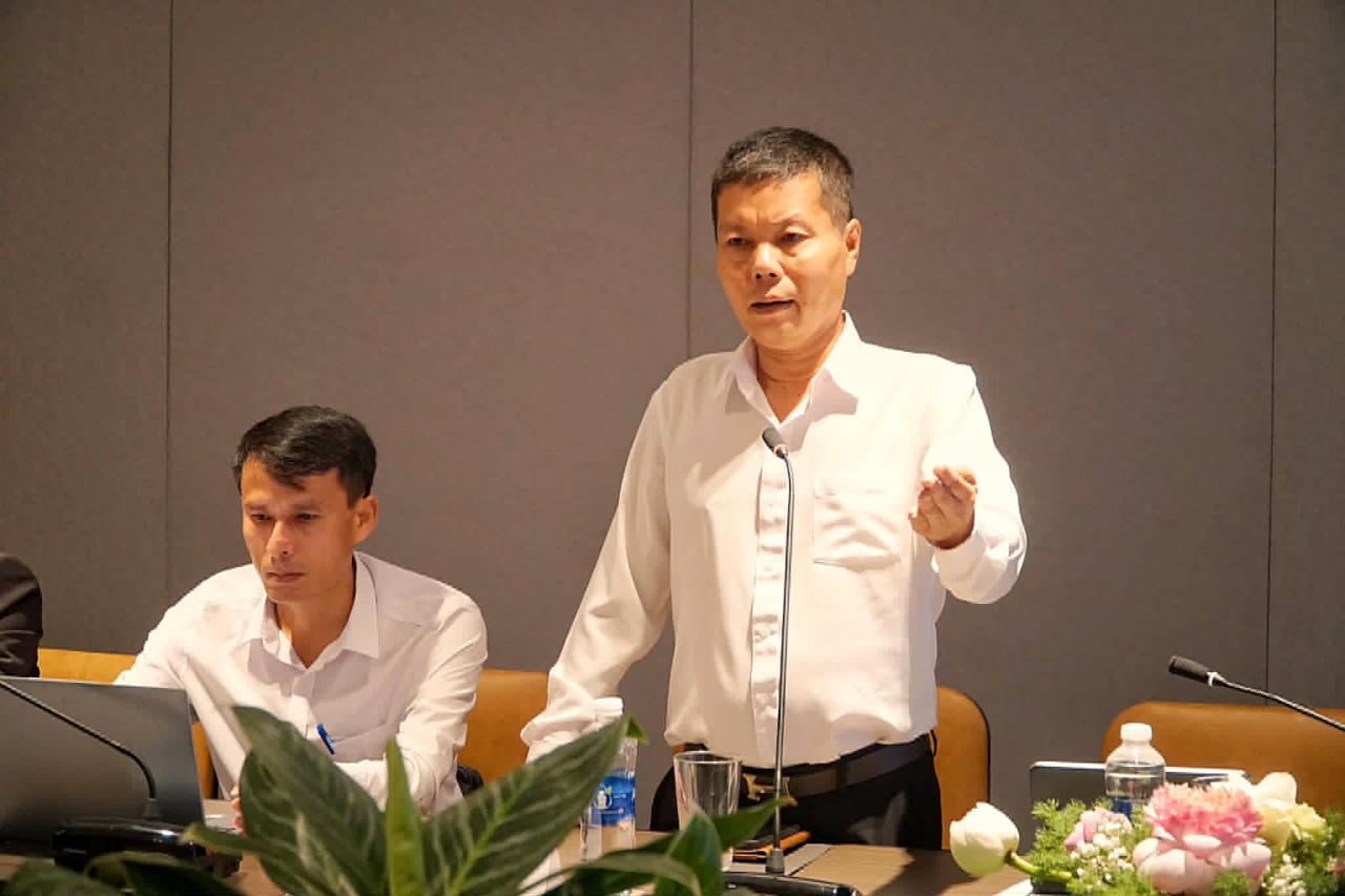 Ông Nguyễn Thanh Sơn, Trưởng Đại diện Vietnam Airlines - Chi nhánh Vinh đề xuất xây dựng các gói du lịch kết hợp vé máy bay và dịch vụ lưu trú. Ảnh: Tuyết Lan