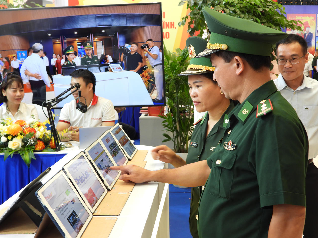 Gần 90 gian trưng bày mang đậm bản sắc riêng từng đơn vị tại Hội Báo toàn quốc