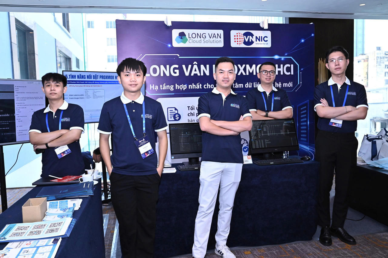 Các gian hàng tại sự kiện (Ảnh: MST)
