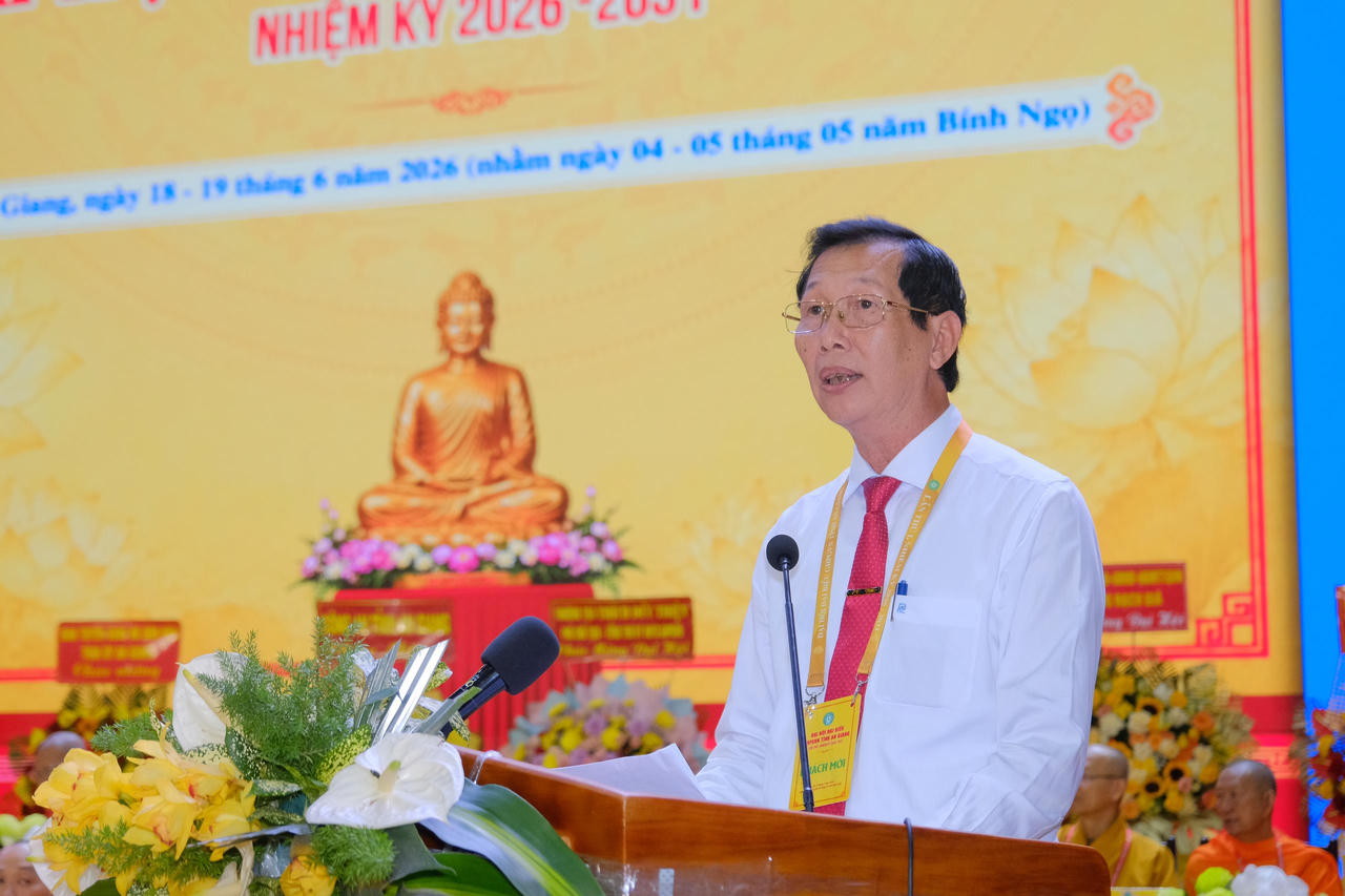 Phó Chủ tịch UBND tỉnh An Giang Lê Văn Phước phát biểu tại đại hội.