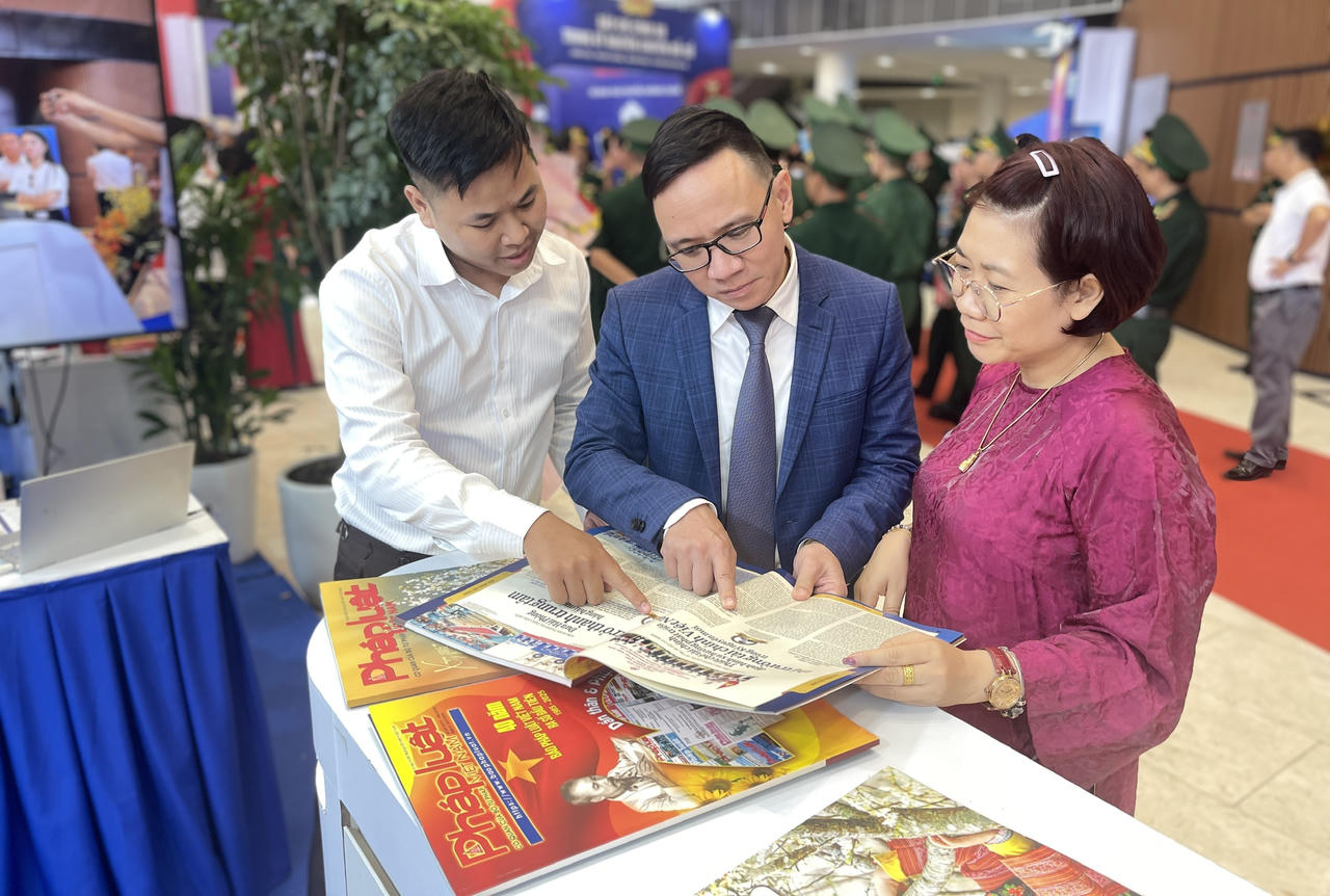 Gần 90 gian trưng bày mang đậm bản sắc riêng từng đơn vị tại Hội Báo toàn quốc