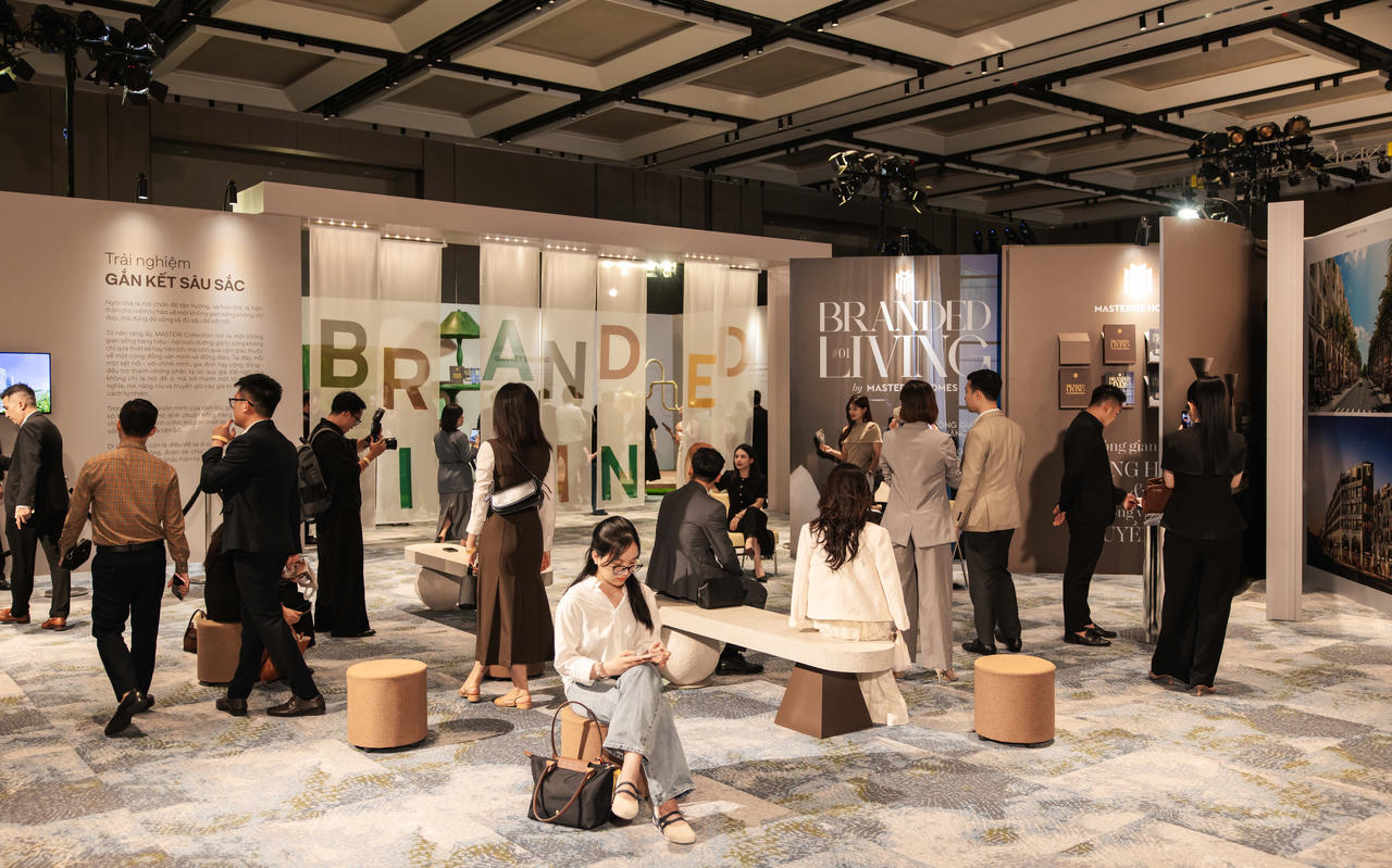 Đông đảo khách hàng tham quan triển lãm trải nghiệm Branded Living - ”Thấu” sáng 19/06/2026 tại Masterise Homes Sales Gallery, Ocean Park 3