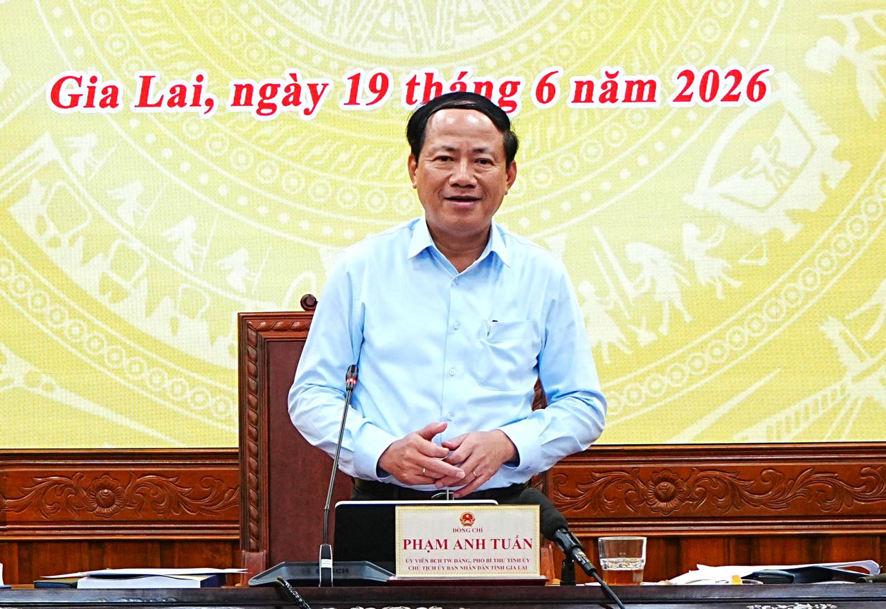 Ông Phạm Anh Tuấn - Chủ tịch UBND tỉnh Gia Lai, Chủ tịch Hội đồng thẩm định phát biểu tại hội nghị. (Ảnh: Kim Loan)