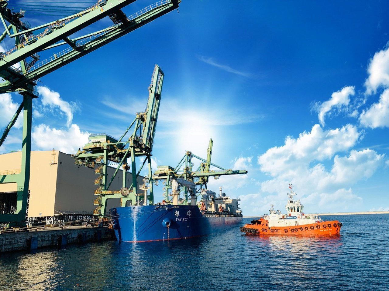 Bốn tháng đầu năm 2026, cảng Sơn Dương phục vụ 353 lượt tàu với sản lượng bốc dỡ gần 9 triệu tấn hàng hóa.
