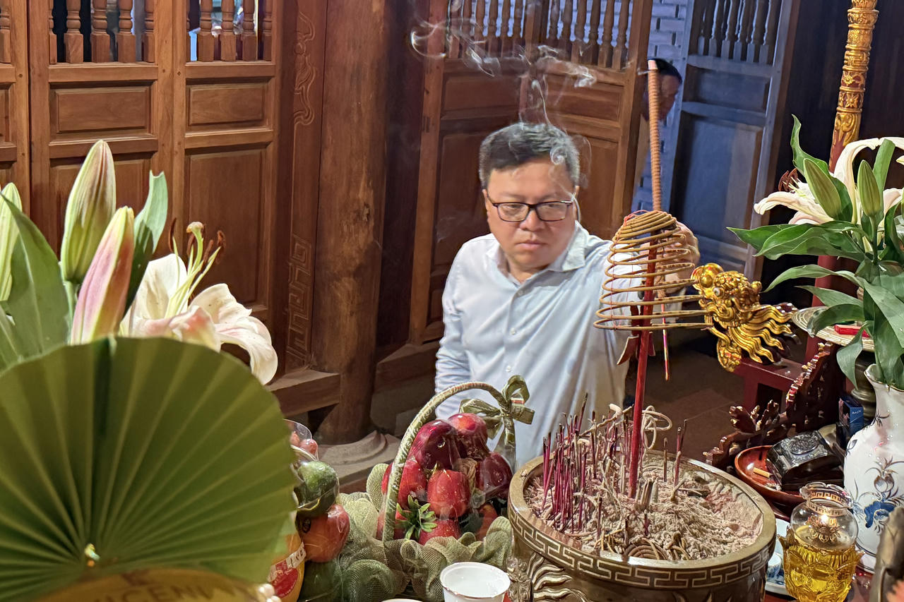 Hải Phòng: Đoàn đại biểu Trung ương Hội Nhà báo Việt Nam dâng hương tưởng niệm đồng chí Nguyễn Đức Cảnh