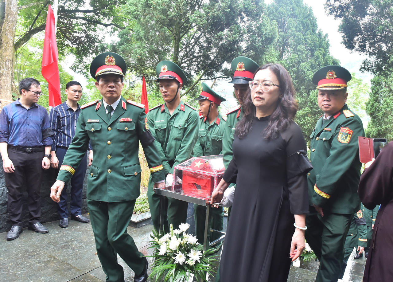 Lào Cai truy điệu, an táng 9 hài cốt liệt sĩ hy sinh trong chiến tranh bảo vệ biên giới phía Bắc