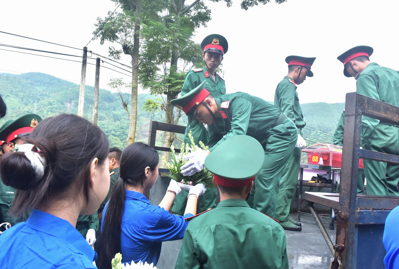 Lào Cai truy điệu, an táng 9 hài cốt liệt sĩ hy sinh trong chiến tranh bảo vệ biên giới phía Bắc