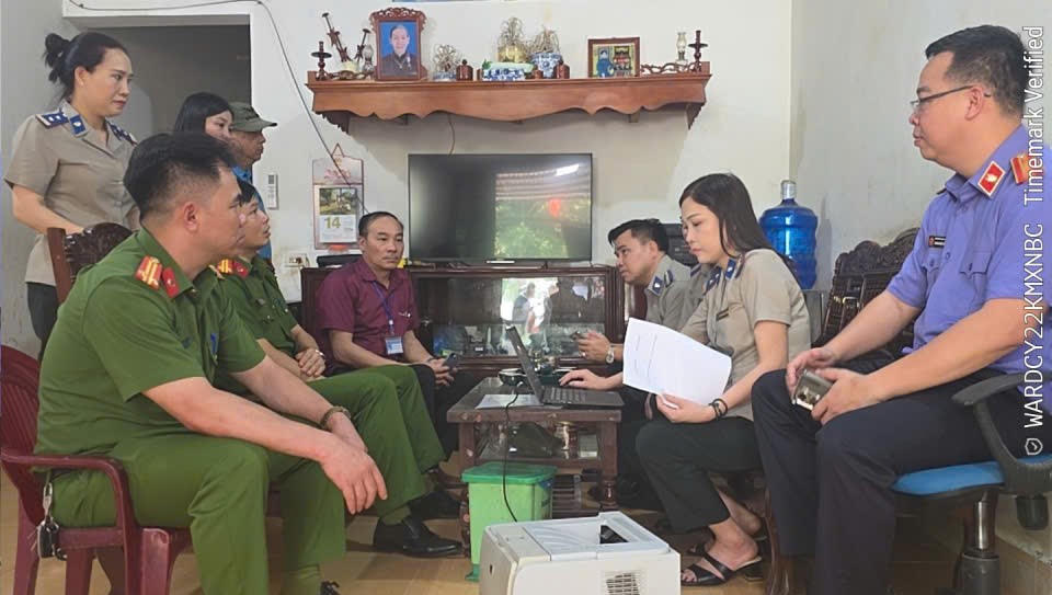 Nhiều buổi gặp gỡ, lắng nghe, vận động, thuyết phục đương sự tự nguyện thi hành án. Ảnh: CTV.