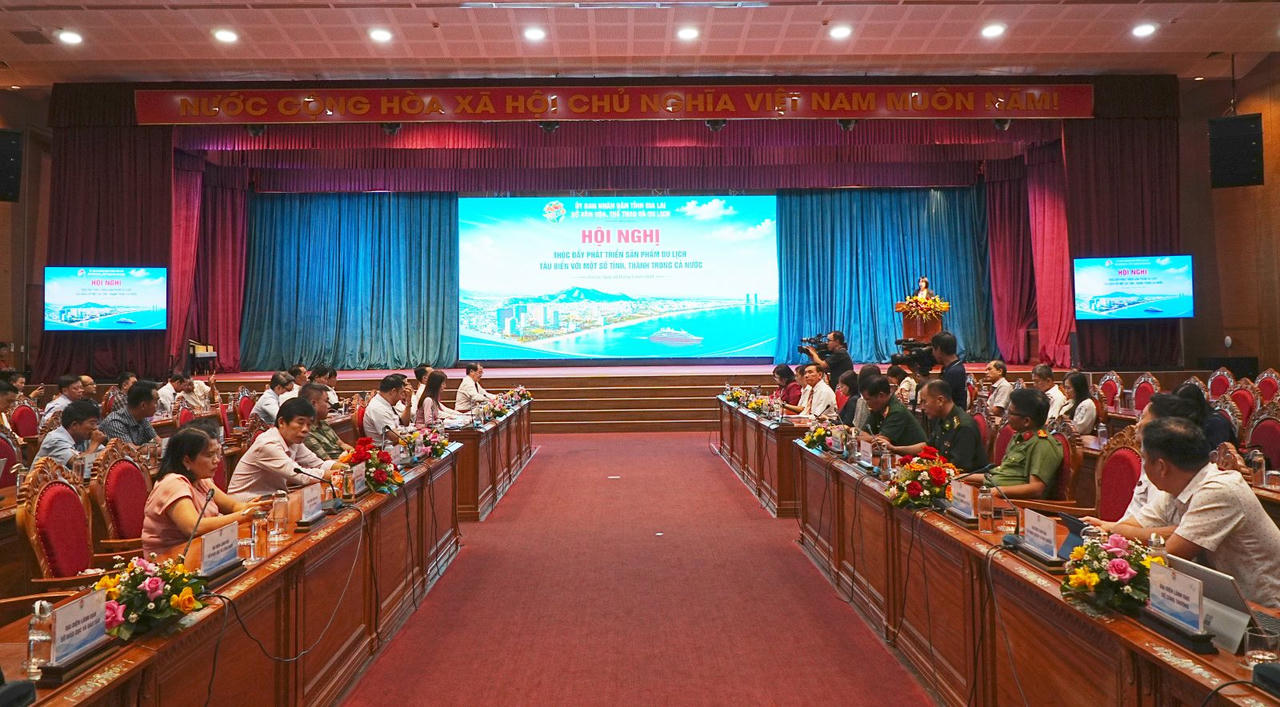 Nhiều địa phương 'bắt tay' phát triển sản phẩm du lịch tàu biển