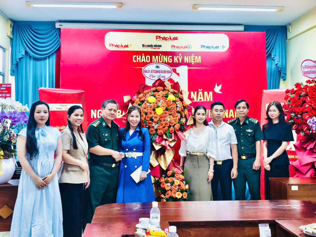 Nhiều đơn vị lực lượng vũ trang thăm, chúc mừng Báo Pháp luật Việt Nam nhân Ngày Báo chí Cách mạng Việt Nam