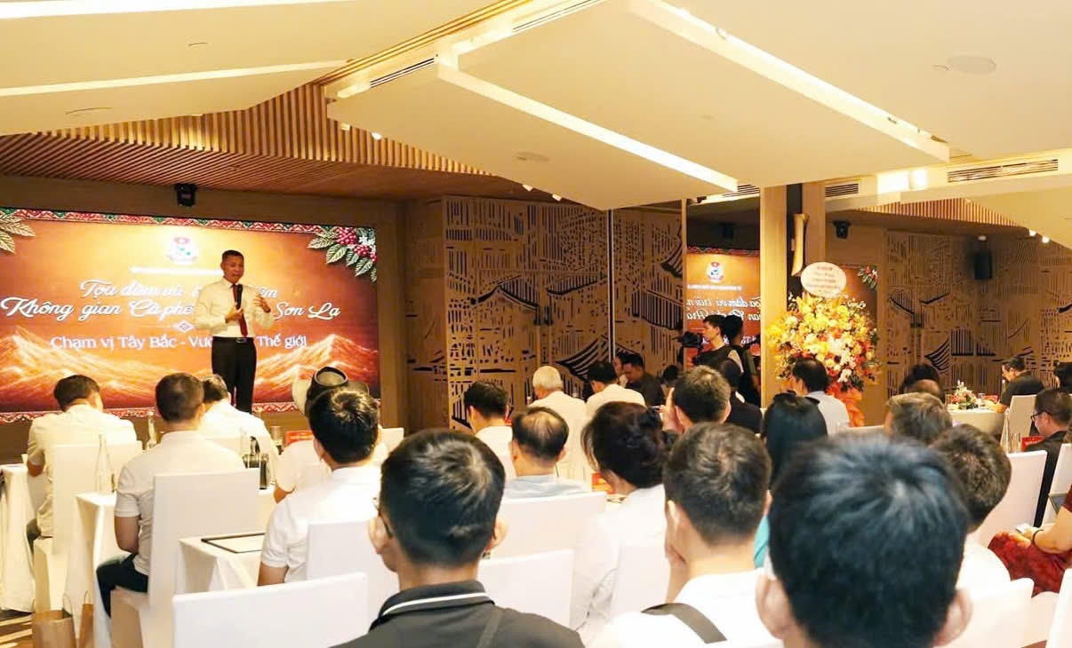 Chương trình Tọa đàm và trải nghiệm không gian cà phê Arabica Sơn La (Ảnh: CTV).