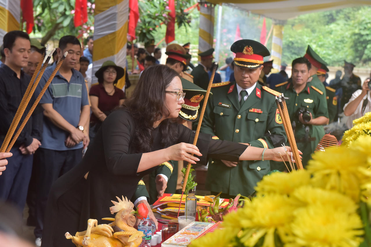 Lào Cai truy điệu, an táng 9 hài cốt liệt sĩ hy sinh trong chiến tranh bảo vệ biên giới phía Bắc