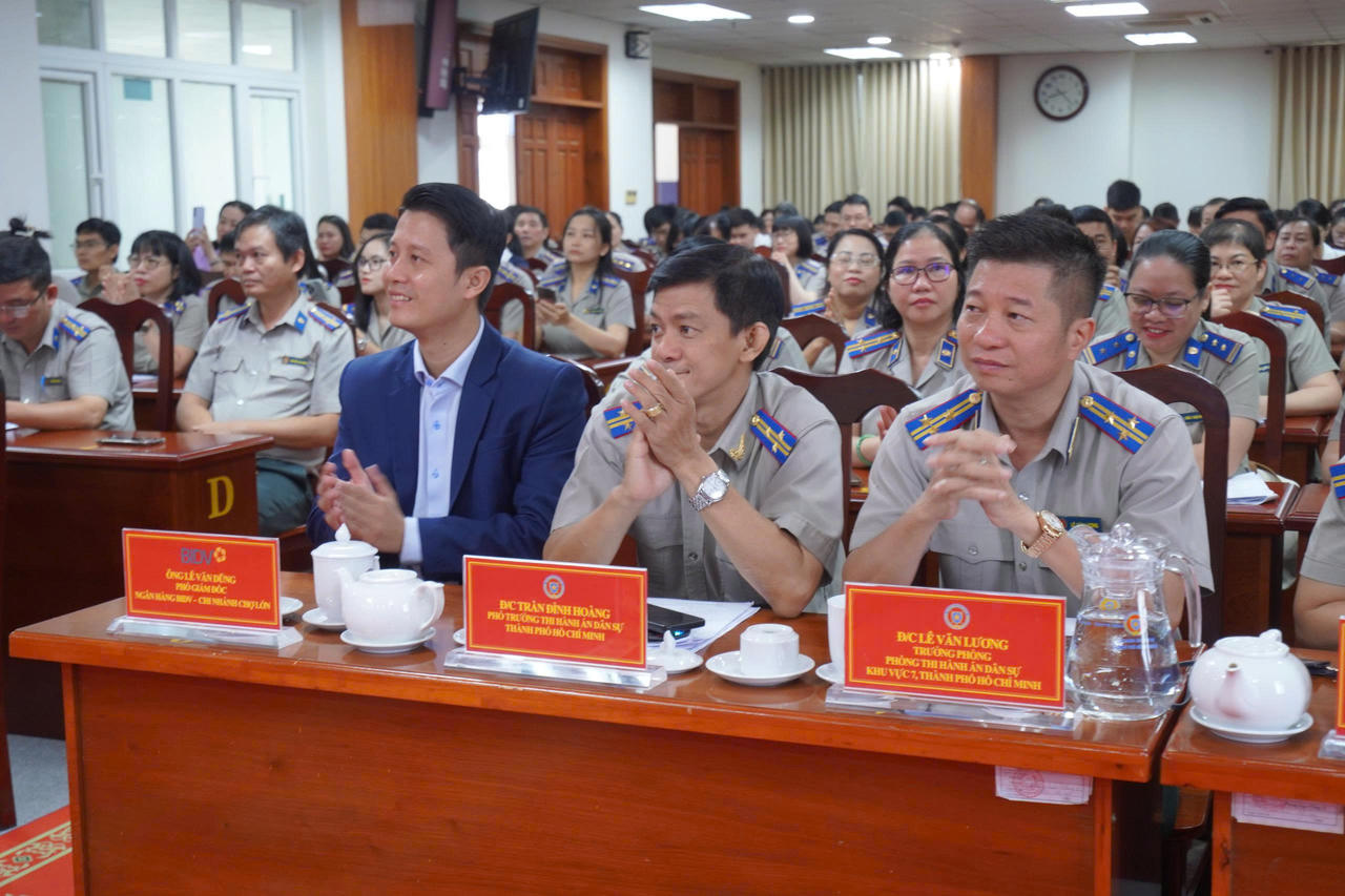 Thi hành án dân sự Thành phố Hồ Chí Minh: Hơn 1.000 công chức, người lao động đồng loạt thi tìm hiểu Luật Thi hành án dân sự năm 2025