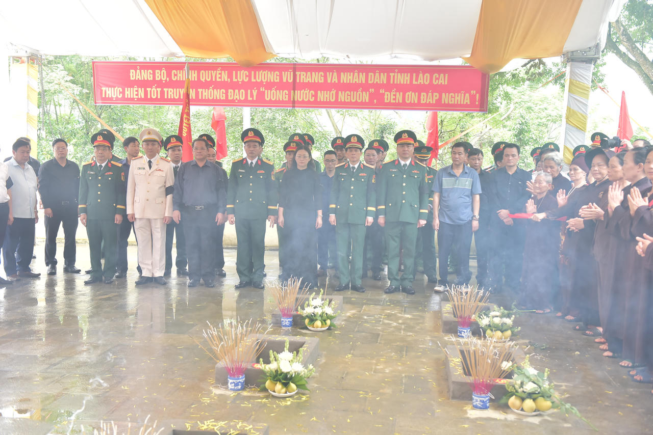 Lào Cai truy điệu, an táng 9 hài cốt liệt sĩ hy sinh trong chiến tranh bảo vệ biên giới phía Bắc
