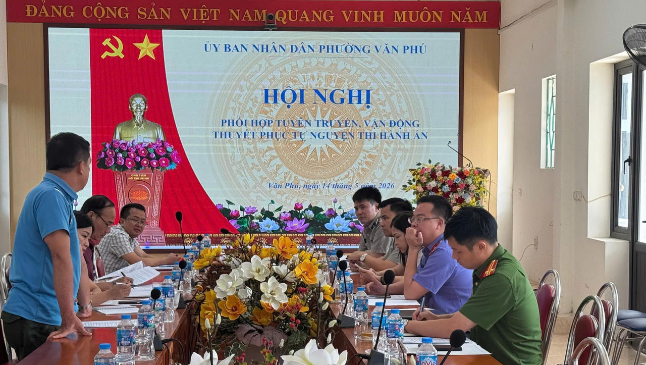 Buổi họp liên ngành nhằm tìm ra hướng tuyên truyền, vận động, thuyết phục đương sự tự nguyện thi hành án. Ảnh: CTV.