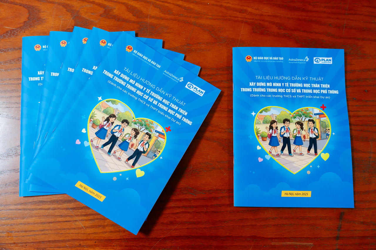Một trong những kết quả quan trọng của dự án là việc hoàn thiện “Sổ tay Chăm sóc sức khỏe thanh thiếu niên Việt Nam”, xây dựng “Hướng dẫn kỹ thuật về mô hình y tế trường học thân thiện”. (Nguồn Plan)