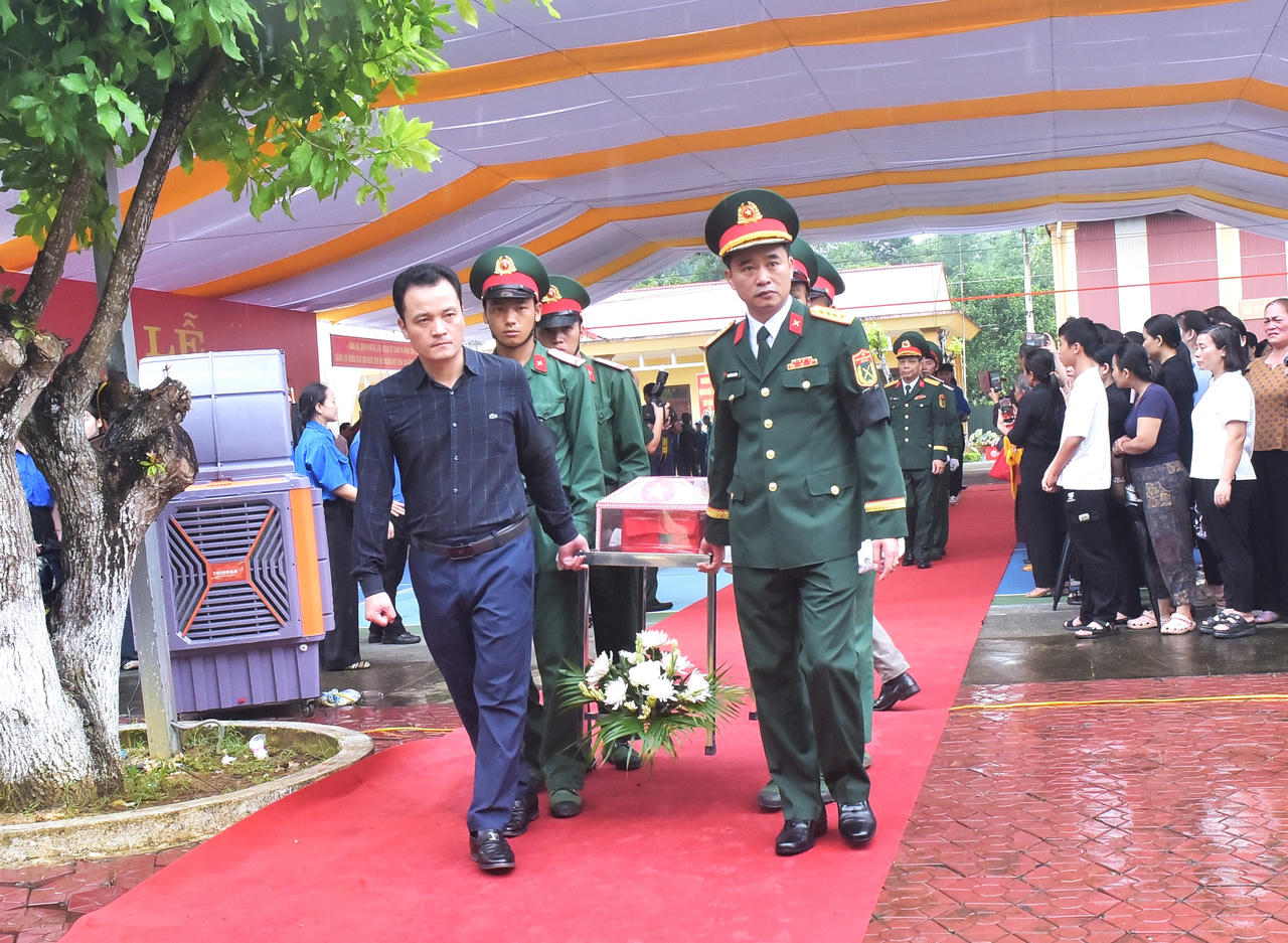 Lào Cai truy điệu, an táng 9 hài cốt liệt sĩ hy sinh trong chiến tranh bảo vệ biên giới phía Bắc