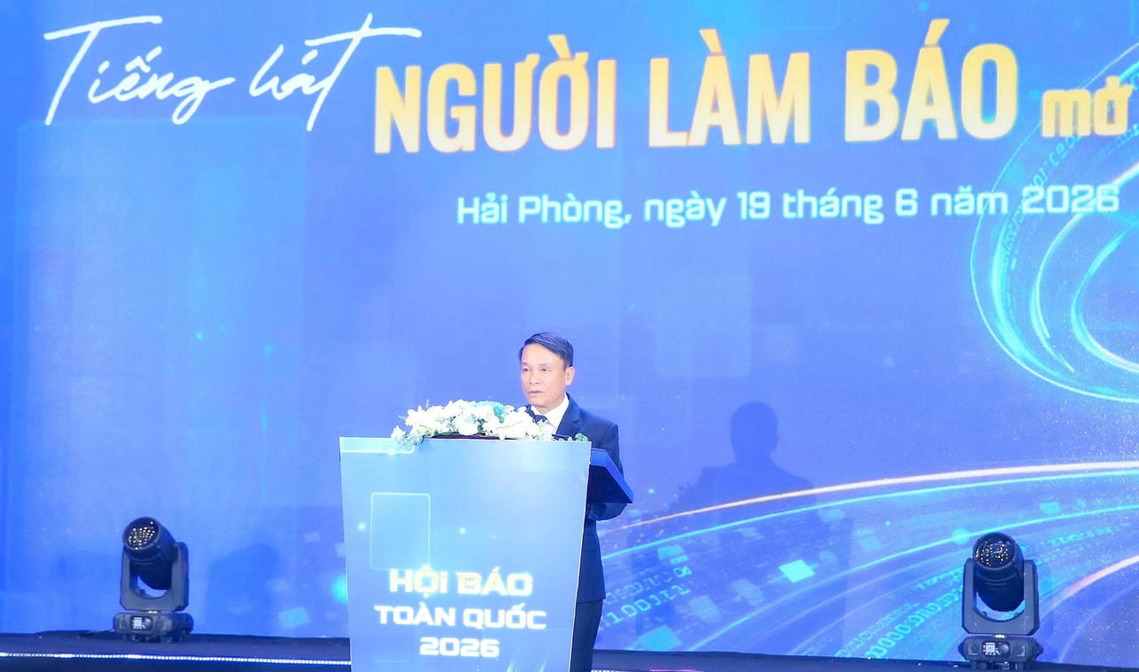 Ông Nguyễn Đức Lợi - nguyên Ủy viên Trung ương Đảng, Phó Chủ tịch Thường trực Hội Nhà báo Việt Nam, Trưởng Ban Tổ chức cuộc thi, phát biểu tại chương trình.