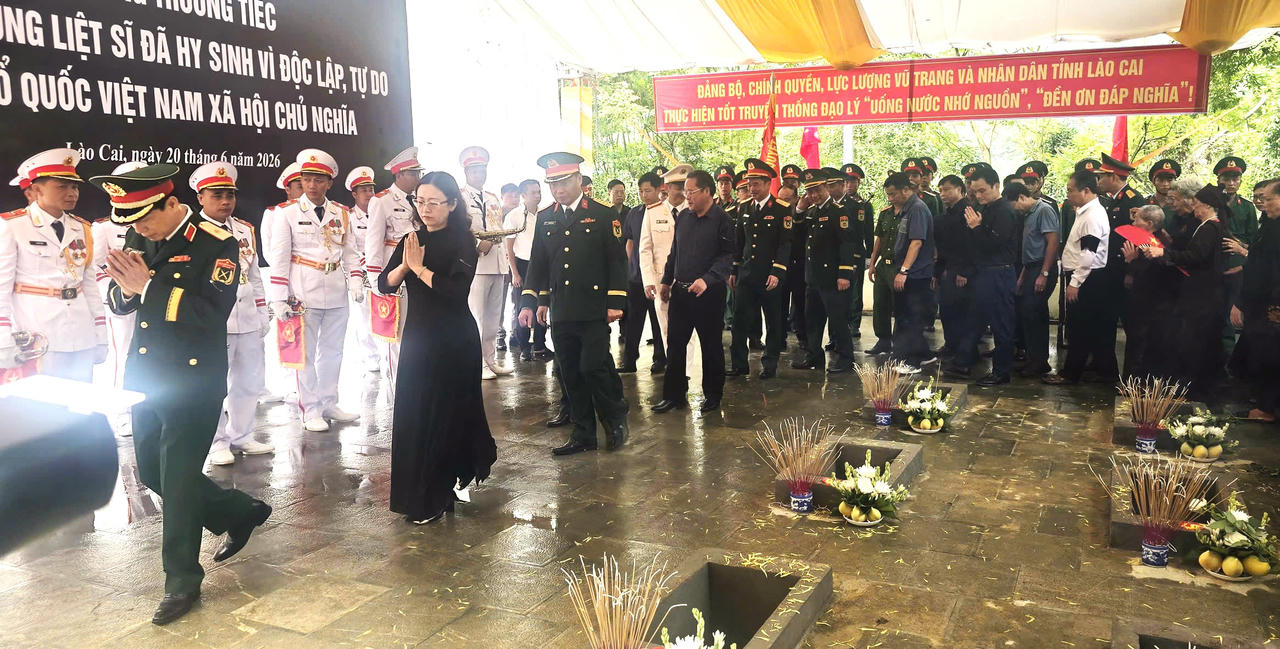 Lào Cai truy điệu, an táng 9 hài cốt liệt sĩ hy sinh trong chiến tranh bảo vệ biên giới phía Bắc