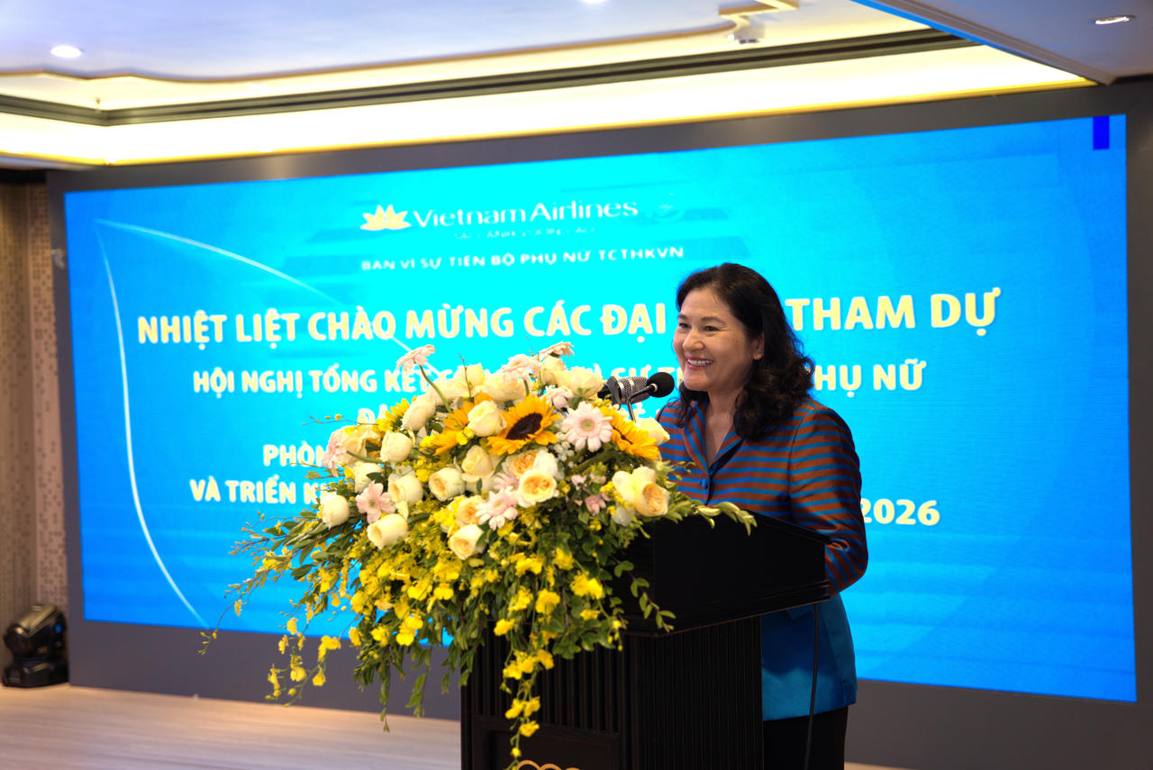 Bà Nguyễn Thị Hà - Thứ trưởng Bộ Nội vụ, Phó Chủ tịch Thường trực Ủy ban Quốc gia Vì sự tiến bộ của phụ nữ Việt Nam - đánh giá cao những nỗ lực của Vietnam Airlines trong công tác bình đẳng giới.