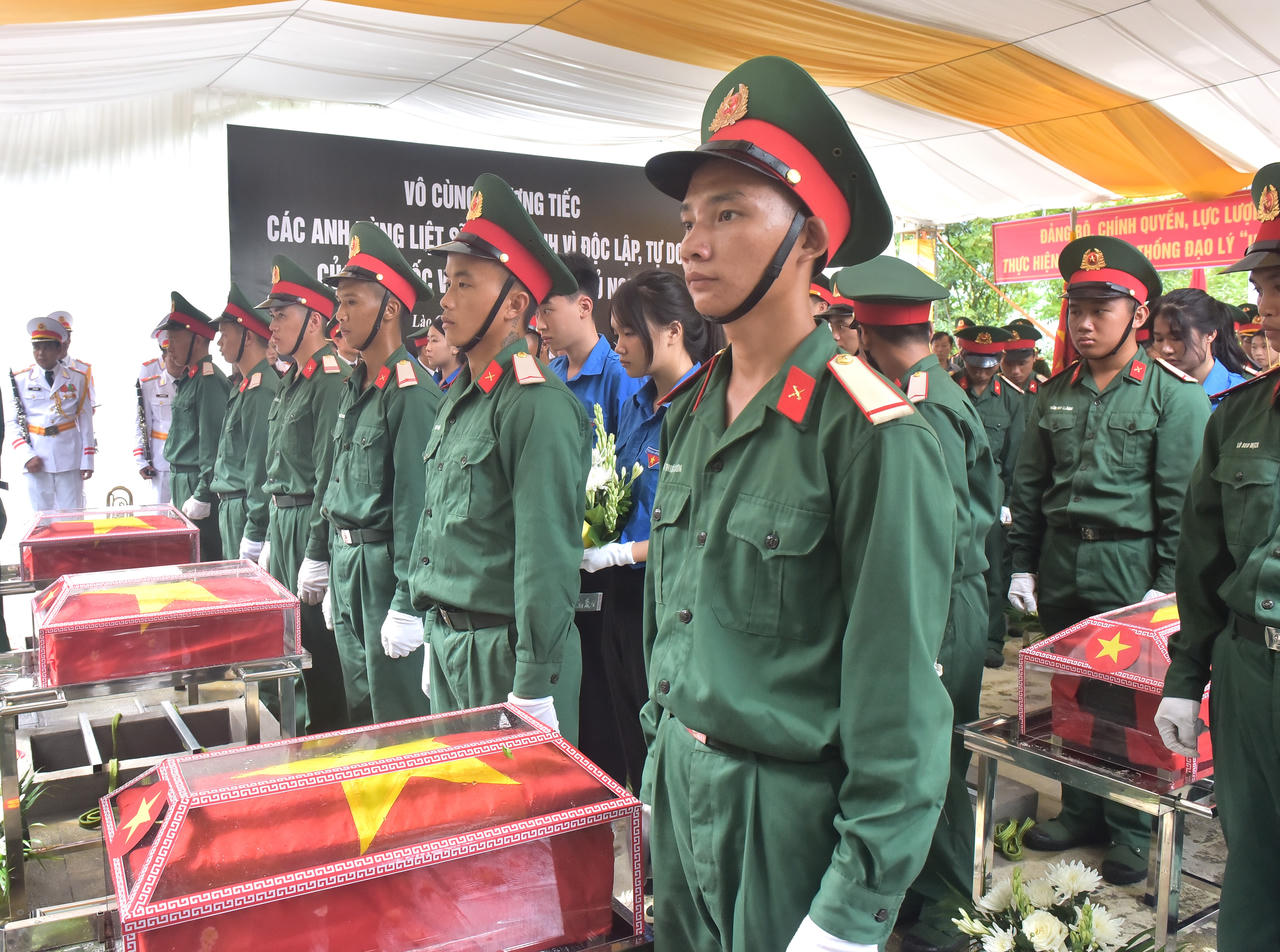 Lào Cai truy điệu, an táng 9 hài cốt liệt sĩ hy sinh trong chiến tranh bảo vệ biên giới phía Bắc