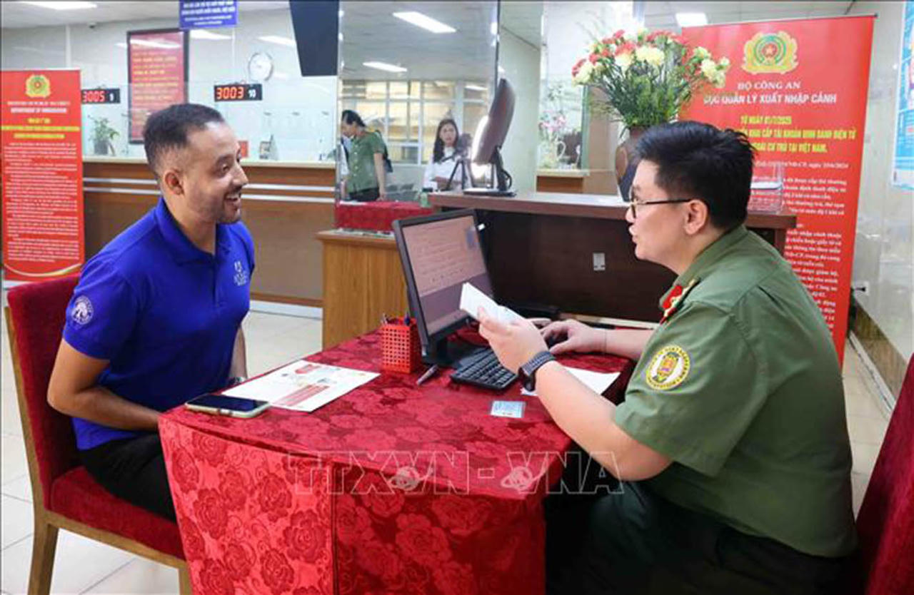 Quy định mới về khai báo tạm trú của người nước ngoài tại Việt Nam Quy định mới về khai báo tạm trú của người nước ngoài tại Việt Nam