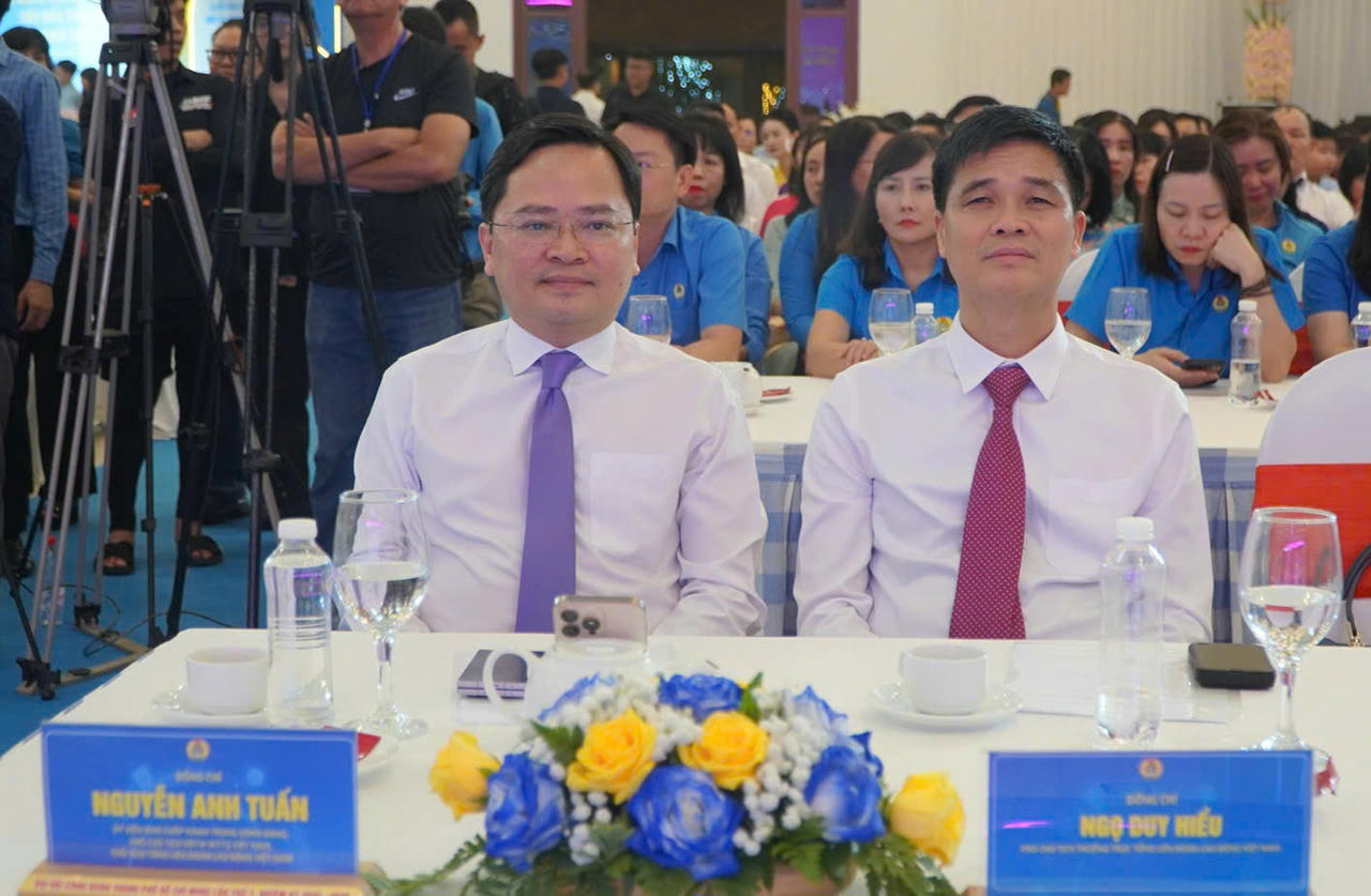Biểu dương 95 gia đình công nhân, viên chức, lao động tiêu biểu toàn quốc