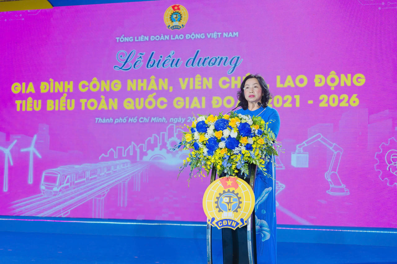 Bà Thái Thu Xương, Phó Chủ tịch Tổng Liên đoàn Lao động Việt Nam phát biểu khai mạc.