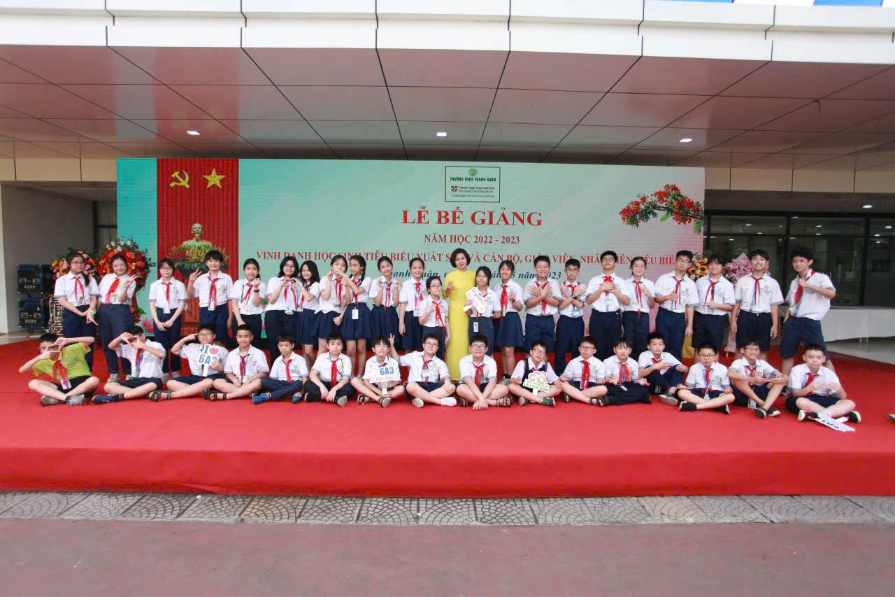 Vĩ thanh về những “người lái đò” mùa “vượt vũ môn”
