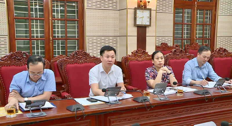 Đại diện lãnh đạo Ban Quản lý dự án Đầu tư - Hạ tầng xã Phúc Thọ tại hội nghị (Ảnh: Trang TTĐT xã Phúc Thọ).
