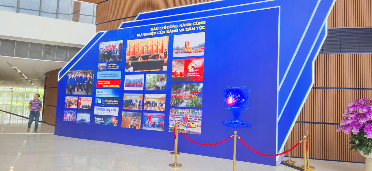 Gần 90 gian trưng bày mang đậm bản sắc riêng từng đơn vị tại Hội Báo toàn quốc