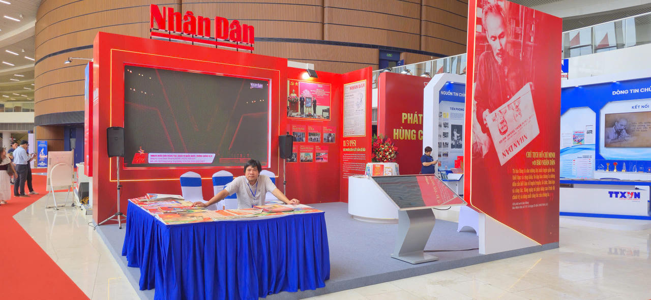 Gần 90 gian trưng bày mang đậm bản sắc riêng từng đơn vị tại Hội Báo toàn quốc