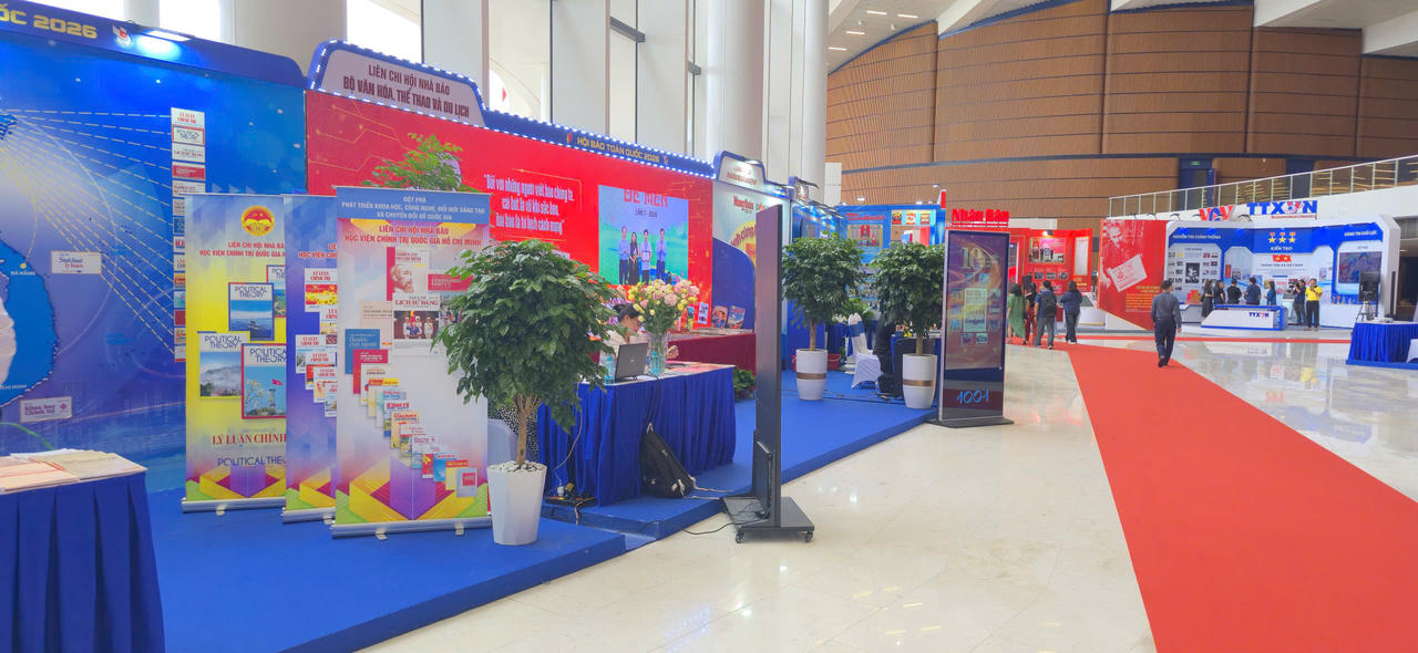 Gần 90 gian trưng bày mang đậm bản sắc riêng từng đơn vị tại Hội Báo toàn quốc