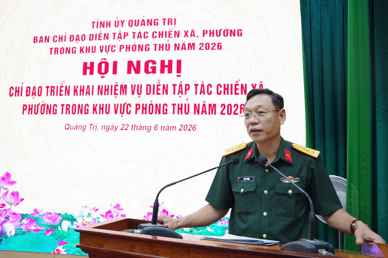 Đại tá Phan Thắng, Ủy viên Ban Thường vụ Tỉnh ủy, Chỉ huy trưởng Bộ CHQS tỉnh, Phó Trưởng ban Thường trực Ban Chỉ đạo phát biểu tại hội nghị.