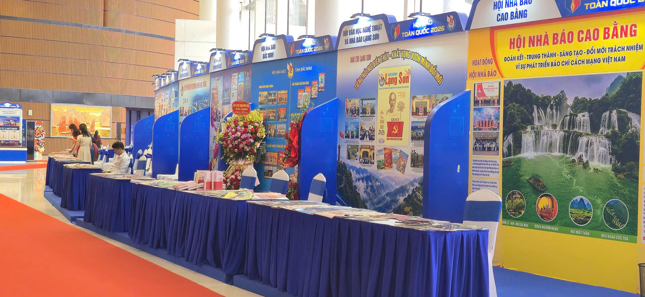 Gần 90 gian trưng bày mang đậm bản sắc riêng từng đơn vị tại Hội Báo toàn quốc
