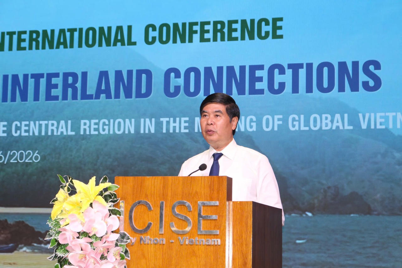 Ông Lâm Hải Giang - Phó Chủ tịch UBND tỉnh Gia Lai phát biểu tại hội thảo. (Ảnh: Ngọc Minh)